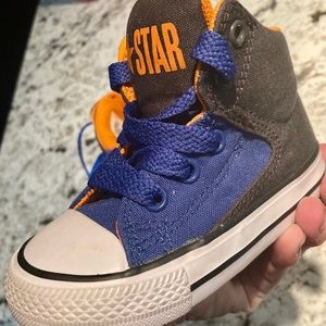 Toddler Converse All Star shoes !!